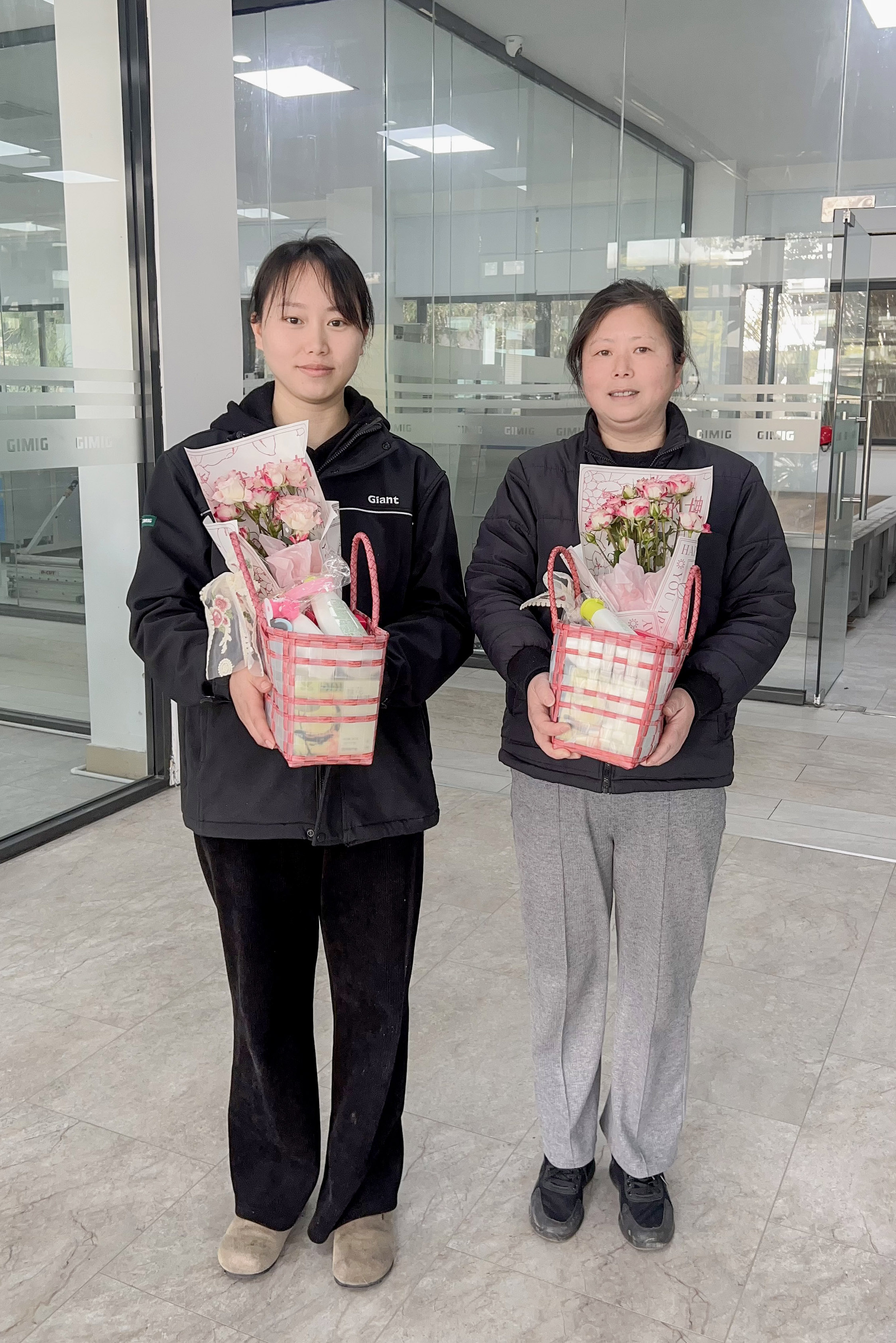 巾幗呈英姿 三春綻繁花——巨人集團婦女節活動